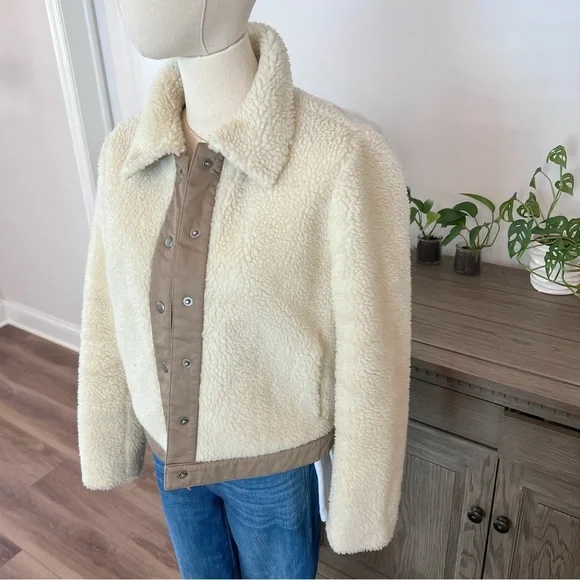 Madewell Sherpa Portland Jacket - Cozy and Stylish Outerwear! - Picture 3 of 11